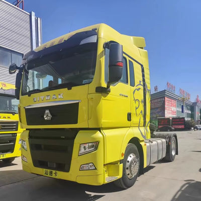 4X2 6X4 Χρησιμοποιούμενα ελκυστήρα Sinotruk Sitract με χειροκίνητη ή αυτόματη μετάδοση
