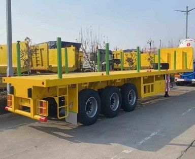 Q345b Κύρια δέσμη 3 άξονες 20ft 40ft Συσκευαστήρα Μεταφορά 60-100Tons επίπεδα κρεβάτια επίπεδα φορτηγά φορτηγά ημιπροκατασκευή