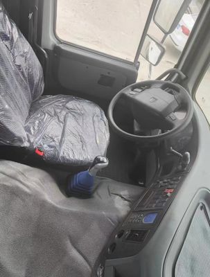 Μεγάλο ωφέλιμο φορτίο Sinotruk HOWO 6X4 Τρακτέρ Τρακτέρ Κεφαλή Αριστερό χειροκίνητο για την αφρικανική αγορά