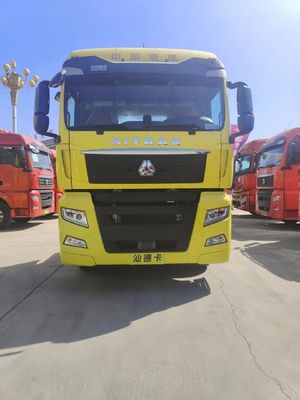 4X2 6X4 Χρησιμοποιούμενα ελκυστήρα Sinotruk Sitract με χειροκίνητη ή αυτόματη μετάδοση